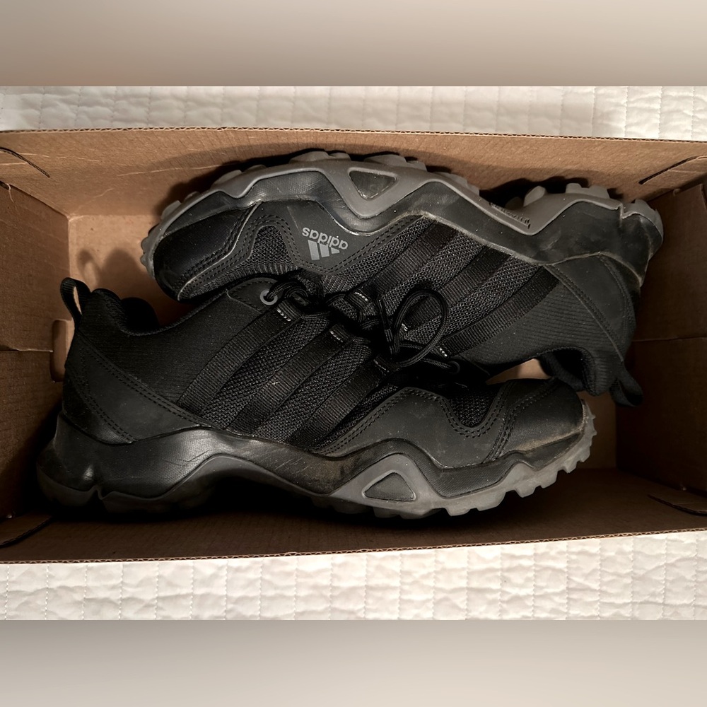 Adidas Men's 8/Women's 9 Black Hiking Sneakers